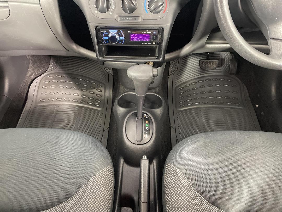 Photo '18' of Toyota Echo
