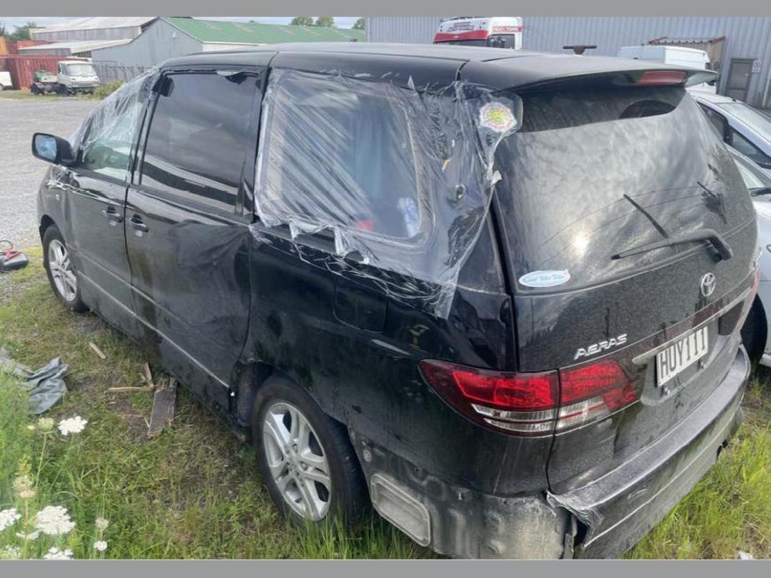 Photo '16' of Toyota Estima Photo '16' of Toyota Estima