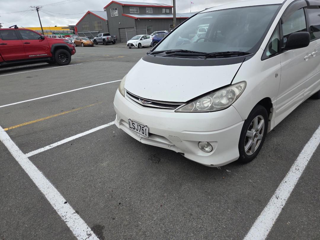 Photo '10' of Toyota Estima Photo '10' of Toyota Estima