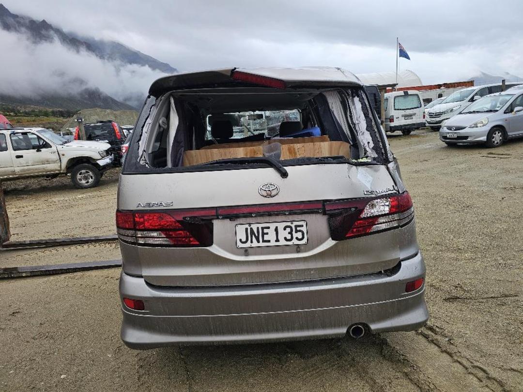 Photo '6' of Toyota Estima Aeras