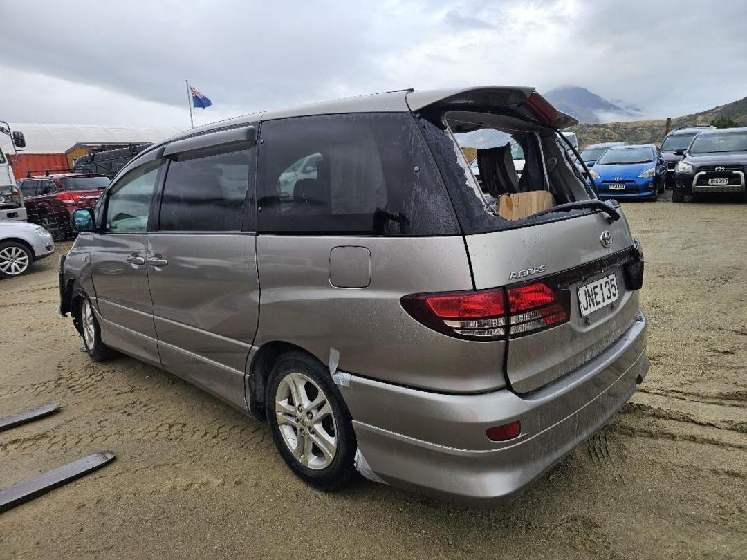 Photo '7' of Toyota Estima Aeras