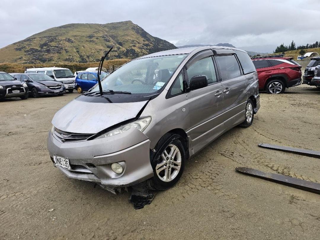 Photo '9' of Toyota Estima Aeras