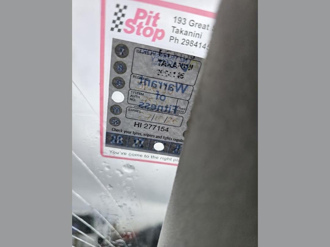 Photo '13' of Toyota Estima Aeras