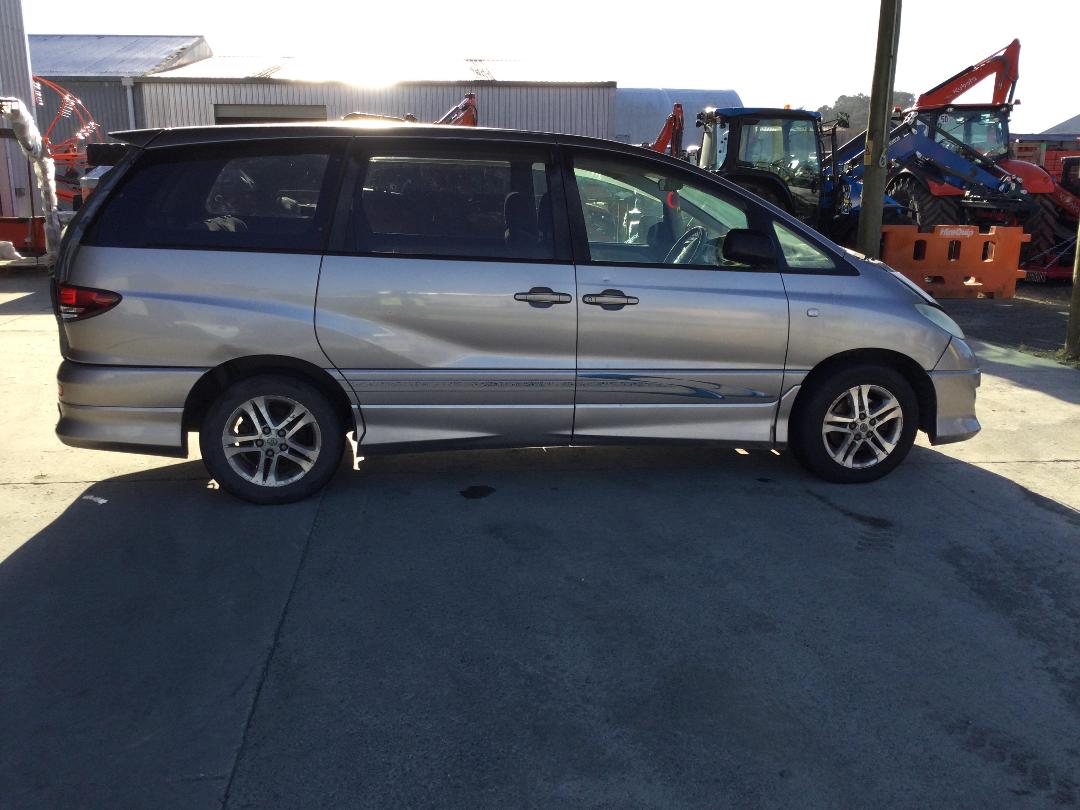 Photo '4' of Toyota Estima