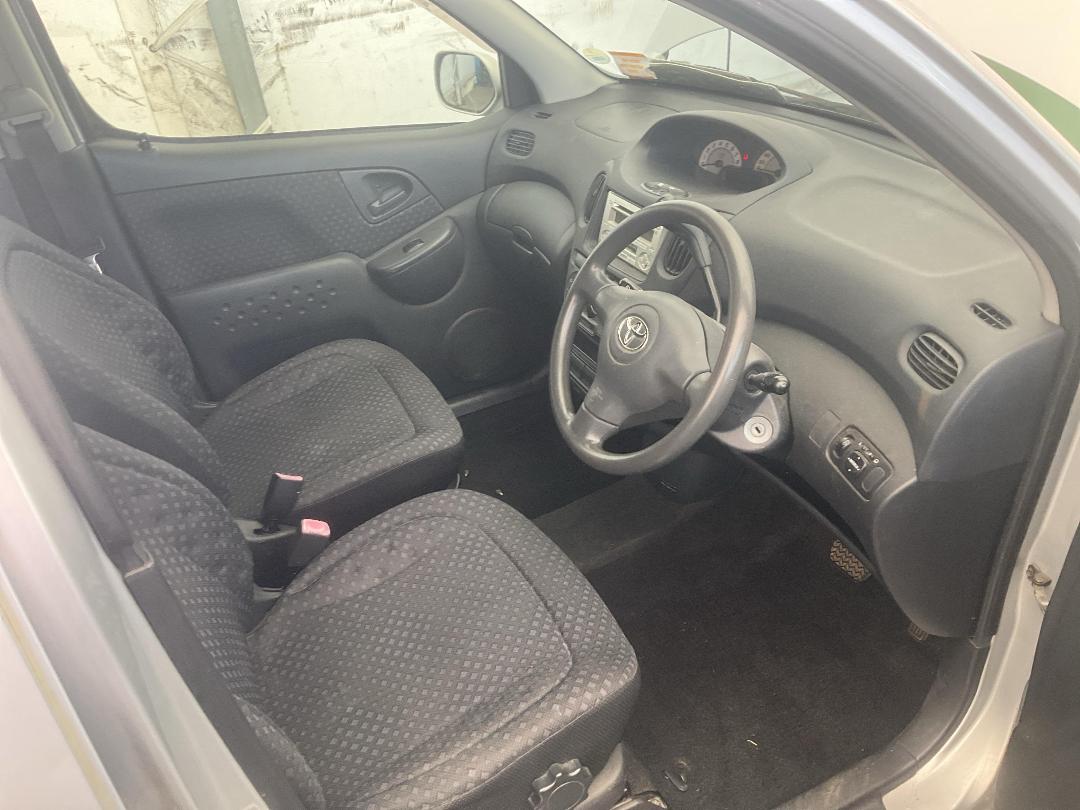 Photo '21' of Toyota Funcargo