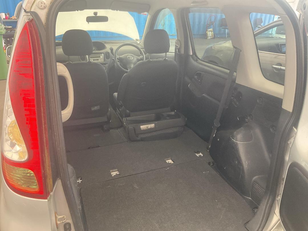 Photo '24' of Toyota Funcargo