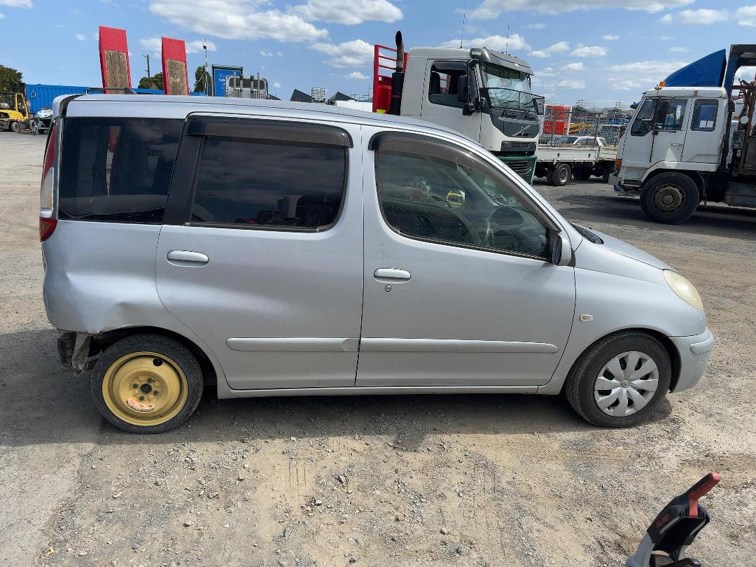 Photo '6' of Toyota Funcargo