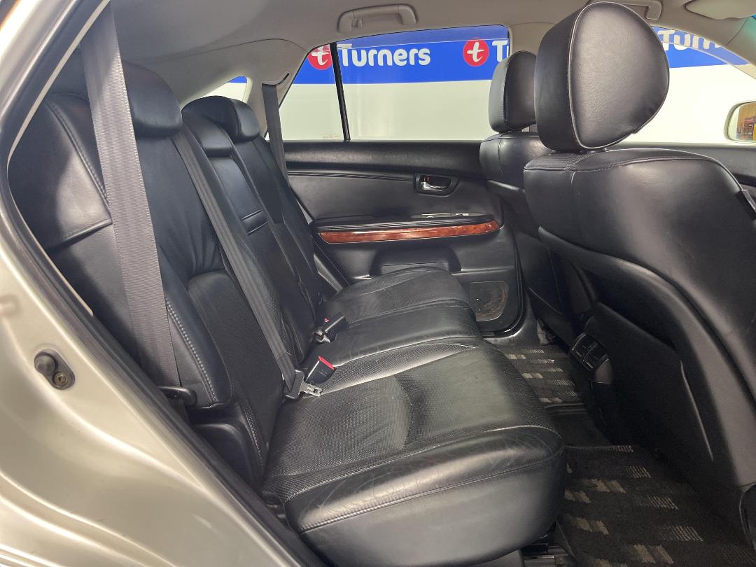 Photo '20' of Toyota Harrier Photo '20' of Toyota Harrier