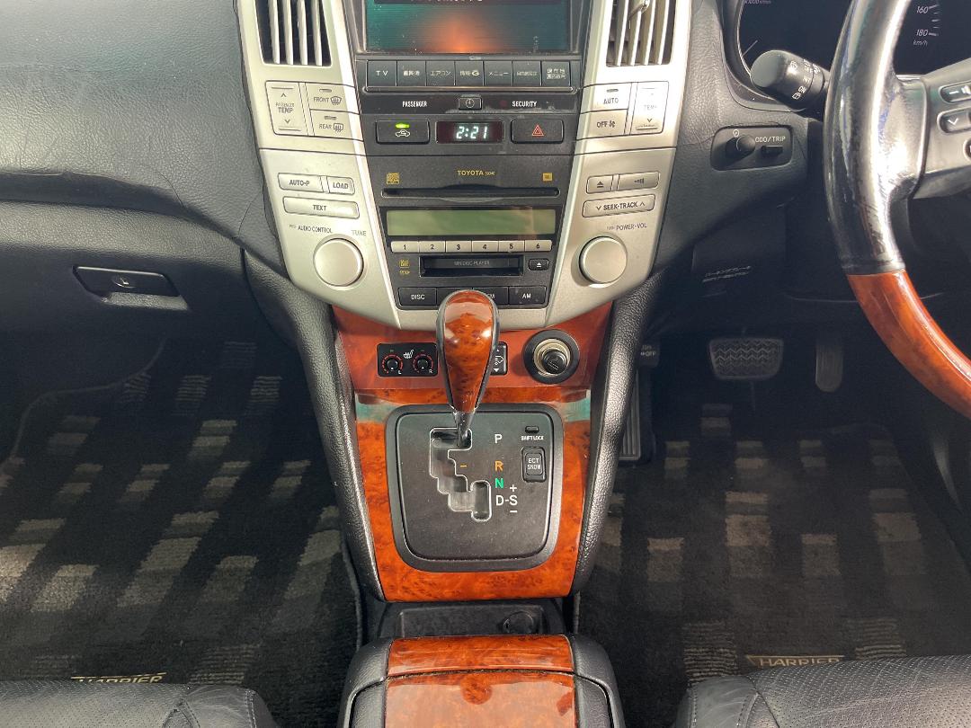 Photo '18' of Toyota Harrier Photo '18' of Toyota Harrier