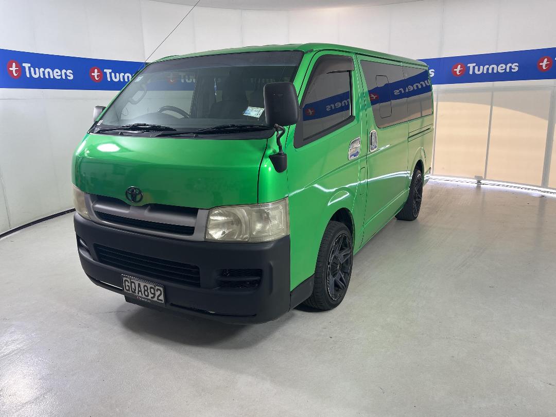 Photo '4' of Toyota Hiace