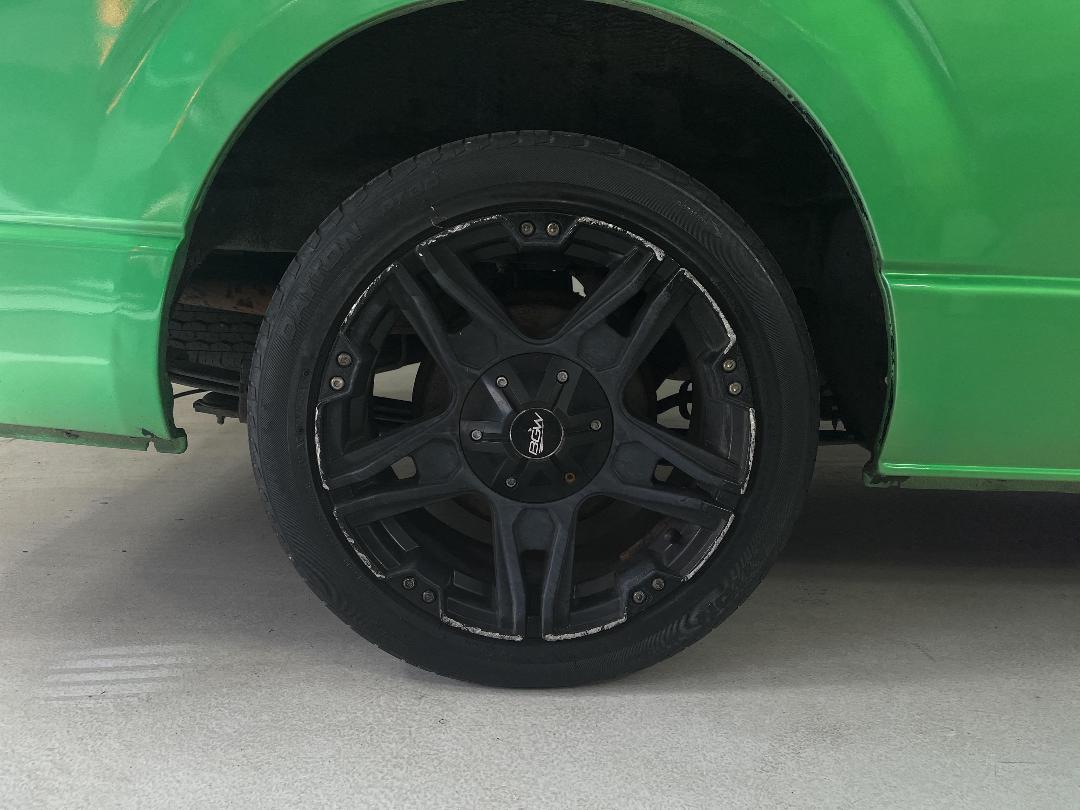 Photo '12' of Toyota Hiace