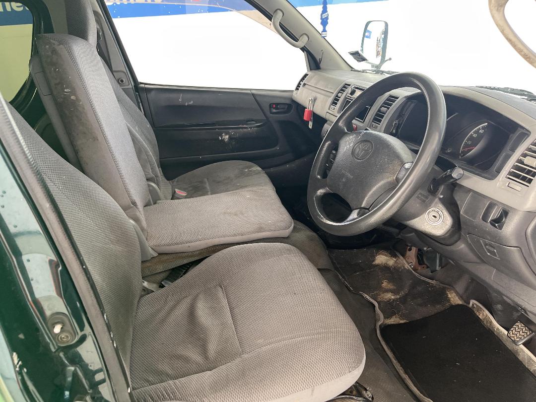 Photo '16' of Toyota Hiace