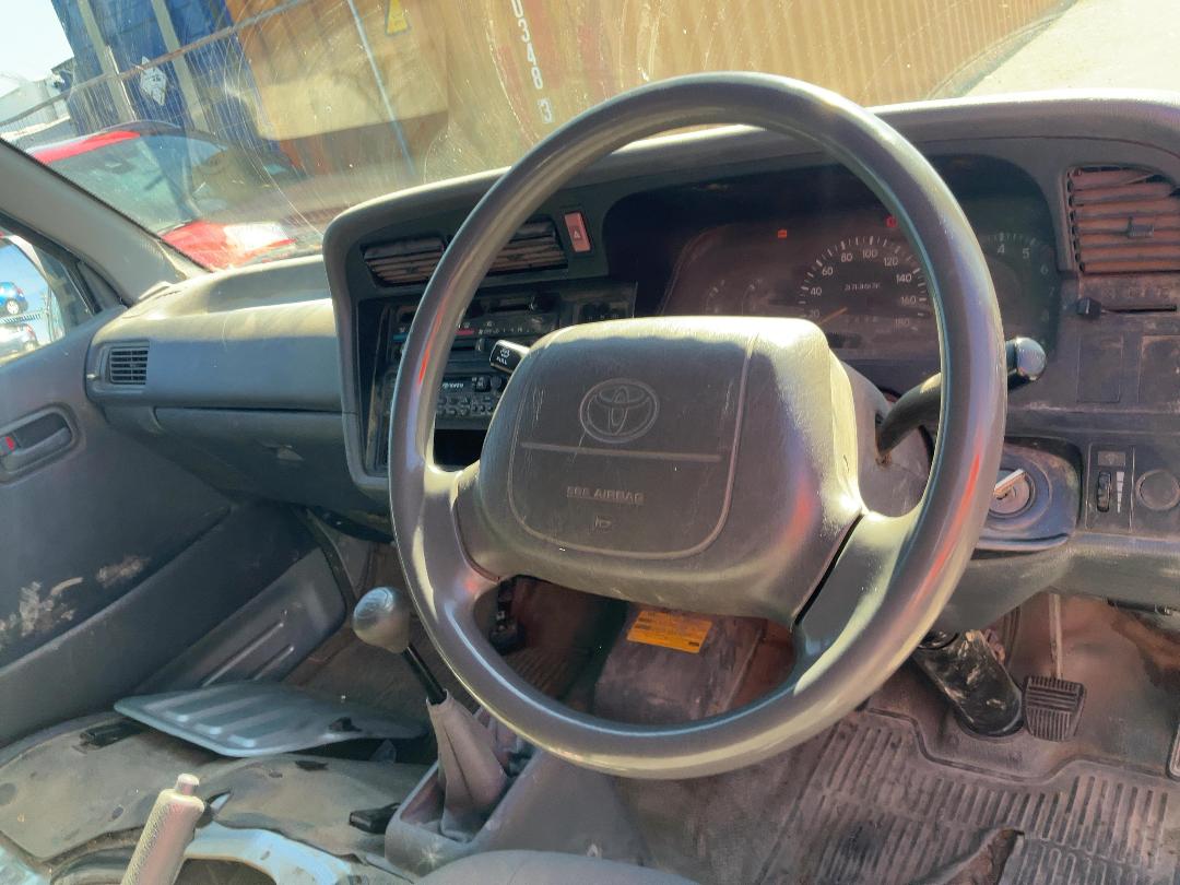 Photo '13' of Toyota Hiace ZL