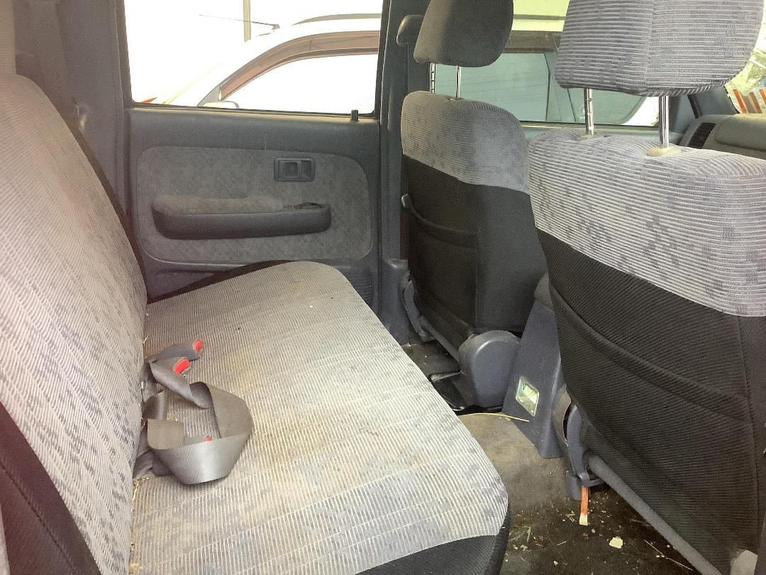 Photo '10' of Toyota Hilux TD SR5 D/C