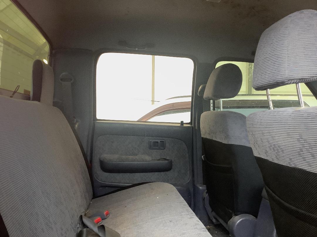 Photo '11' of Toyota Hilux TD SR5 D/C