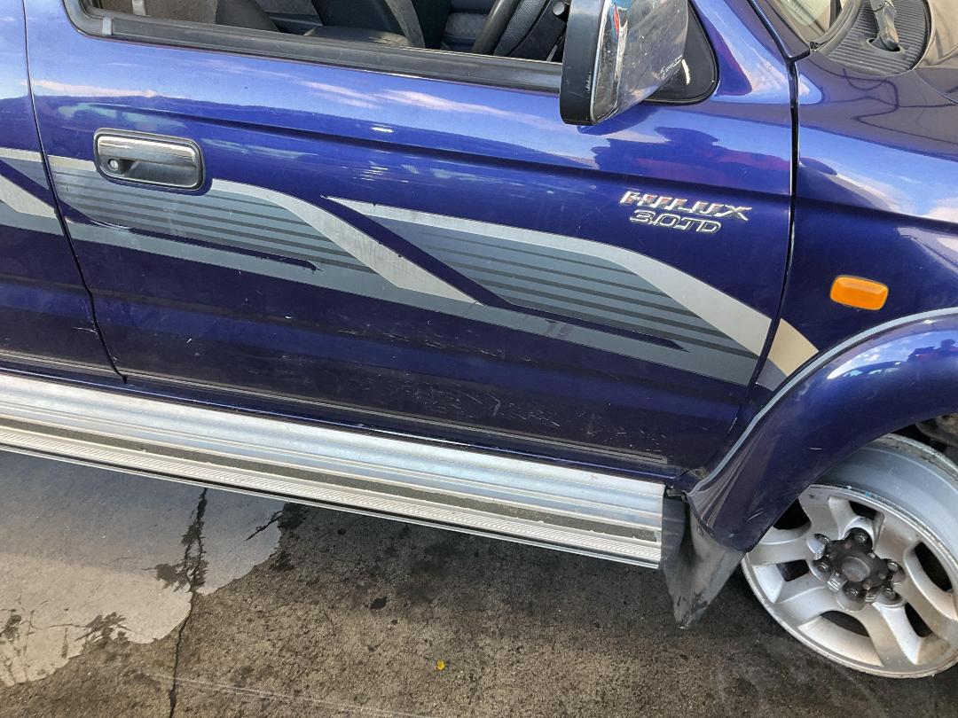 Photo '3' of Toyota Hilux TD SR5 D/C