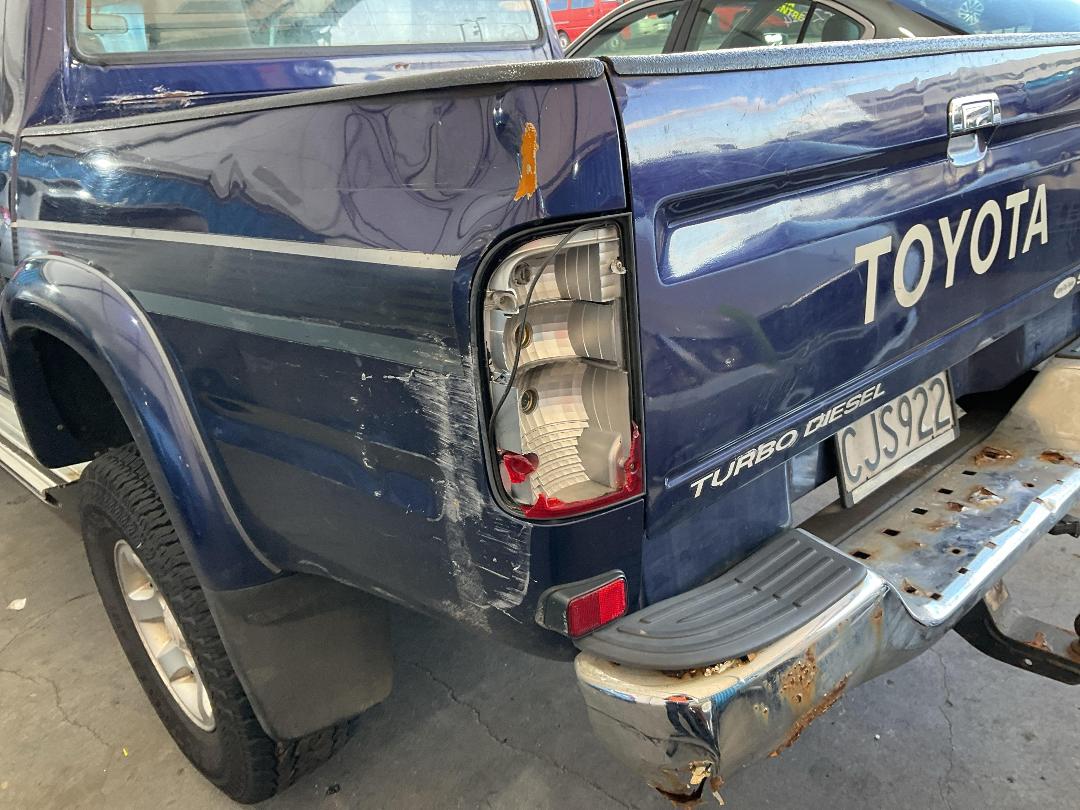 Photo '16' of Toyota Hilux TD SR5 D/C