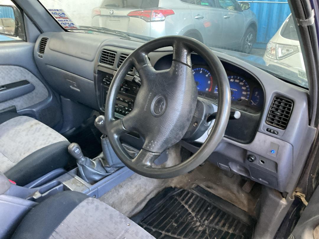 Photo '28' of Toyota Hilux TD SR5 D/C