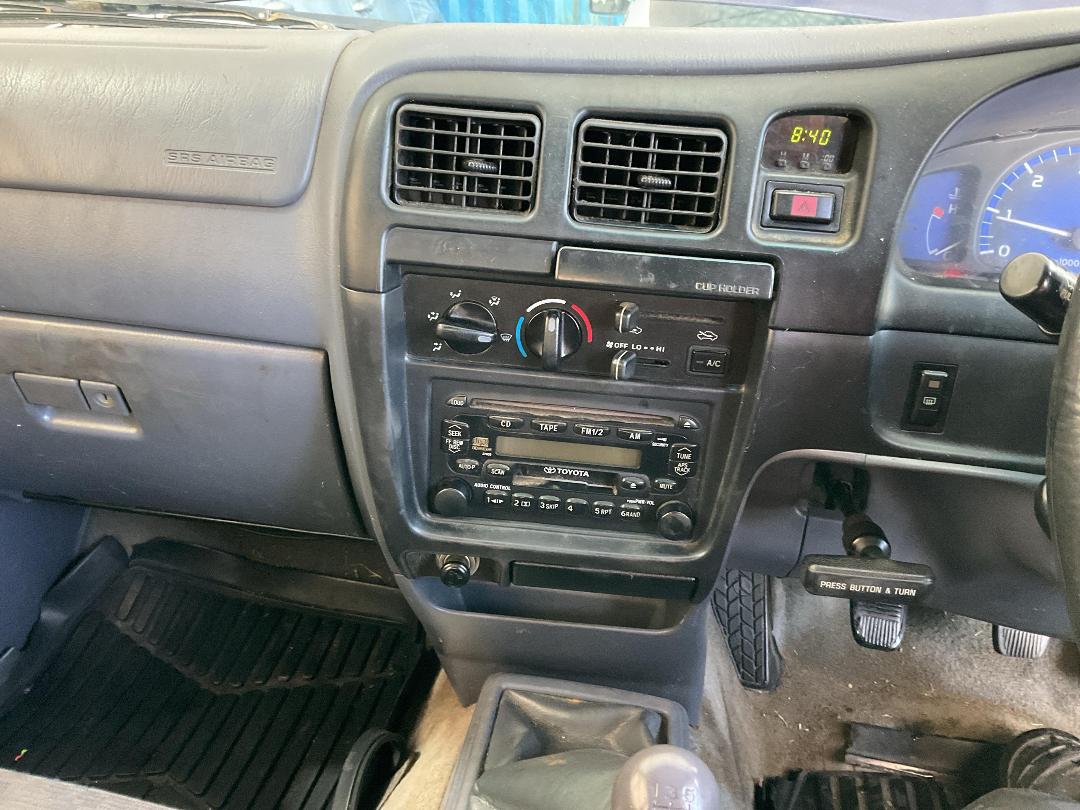 Photo '31' of Toyota Hilux TD SR5 D/C