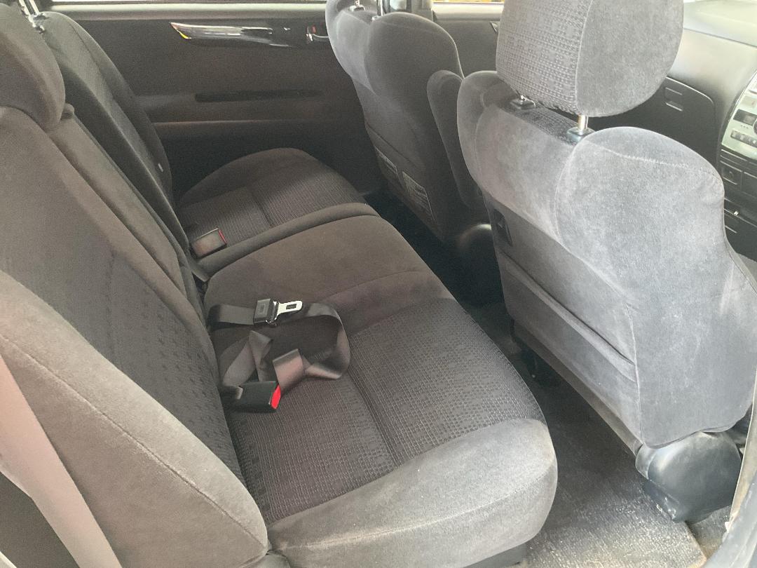 Photo '18' of Toyota Ipsum 240 S Photo '18' of Toyota Ipsum 240 S