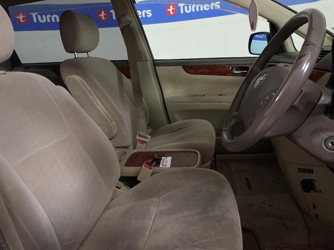 Photo '16' of Toyota Ipsum Photo '16' of Toyota Ipsum