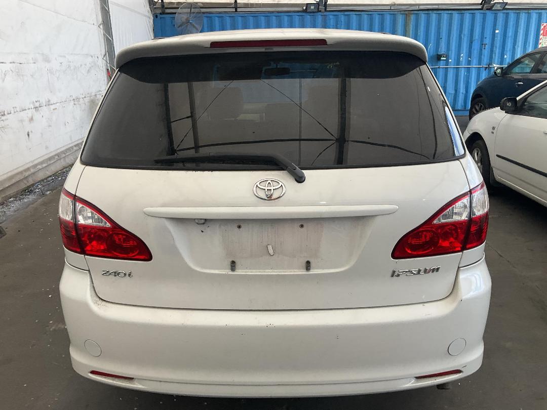 Photo '5' of Toyota Ipsum