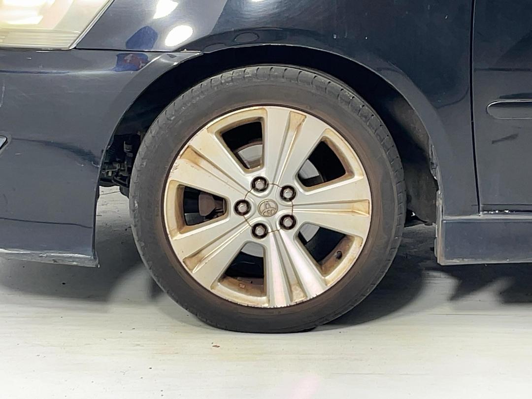 Photo '10' of Toyota Ipsum Photo '10' of Toyota Ipsum