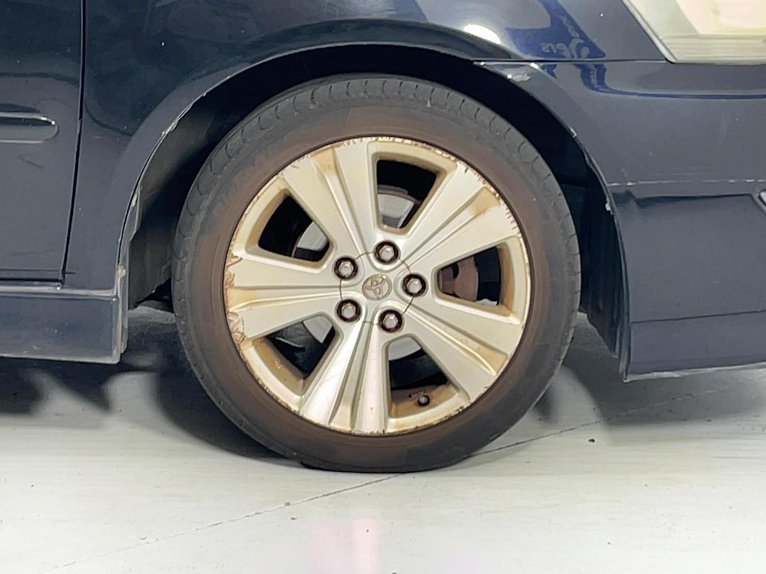 Photo '9' of Toyota Ipsum Photo '9' of Toyota Ipsum