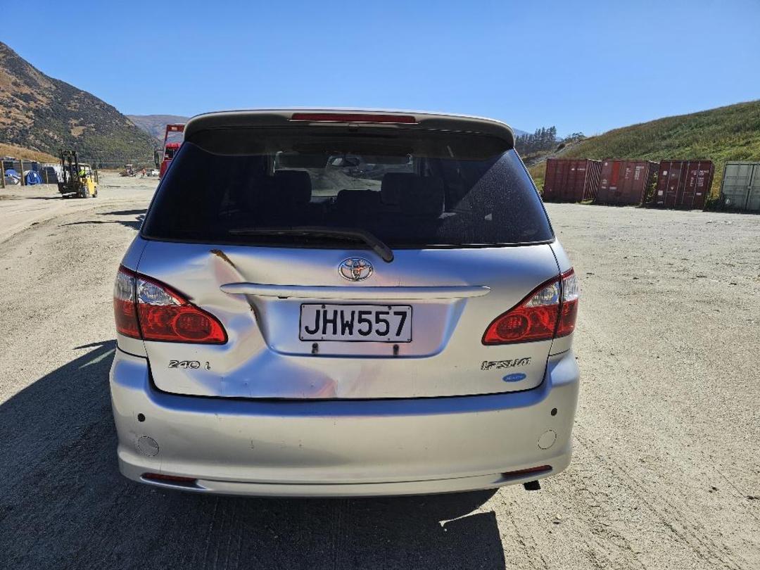 Photo '5' of Toyota Ipsum