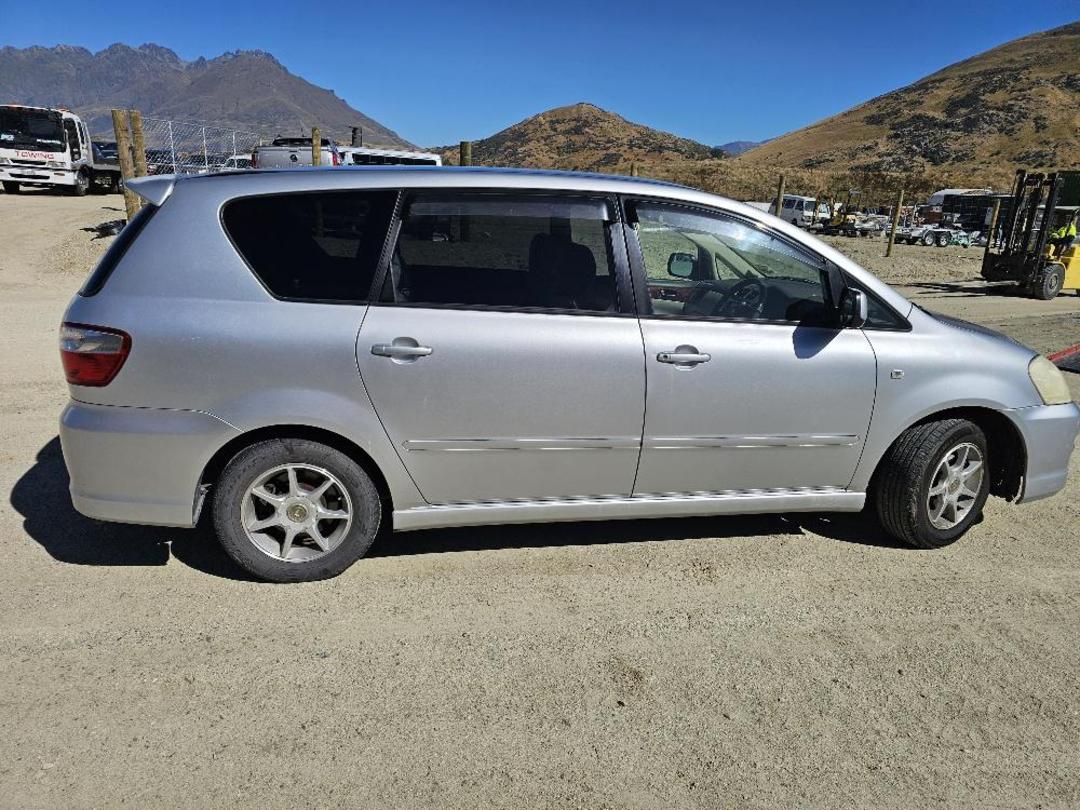 Photo '7' of Toyota Ipsum