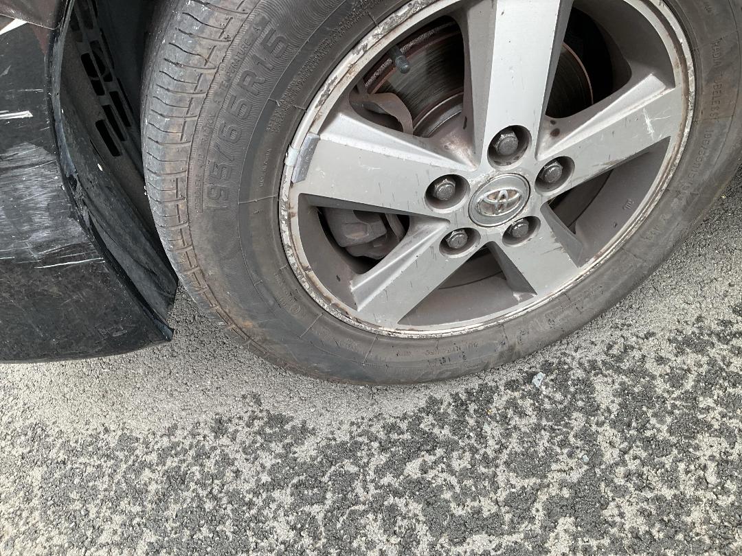 Photo '8' of Toyota Isis Platana