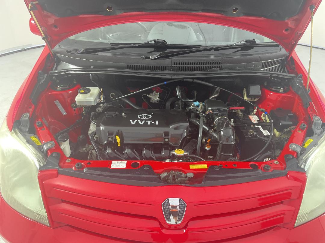 Photo '13' of Toyota IST