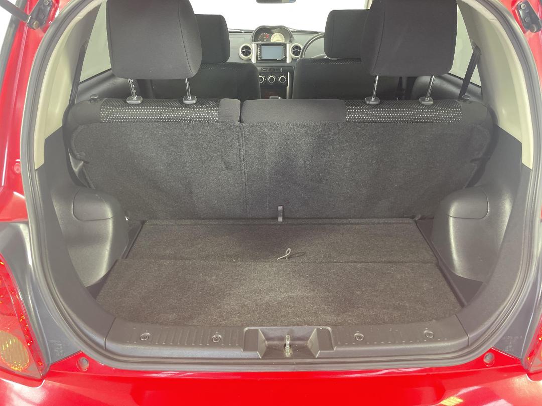 Photo '14' of Toyota IST