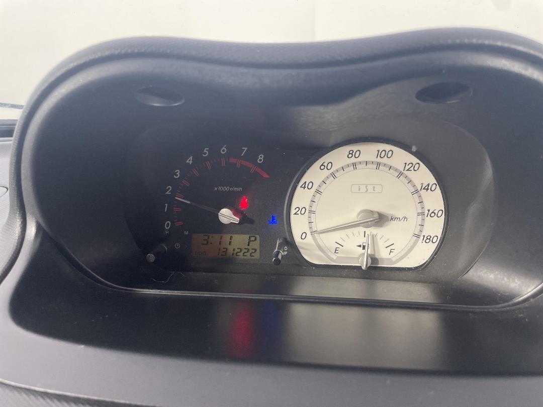 Photo '21' of Toyota IST