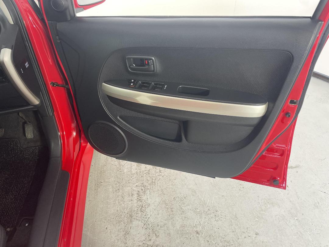 Photo '15' of Toyota IST