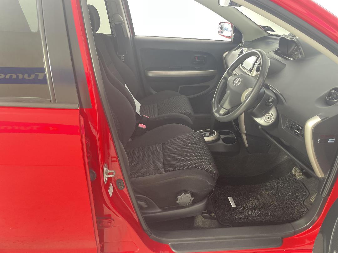 Photo '16' of Toyota IST