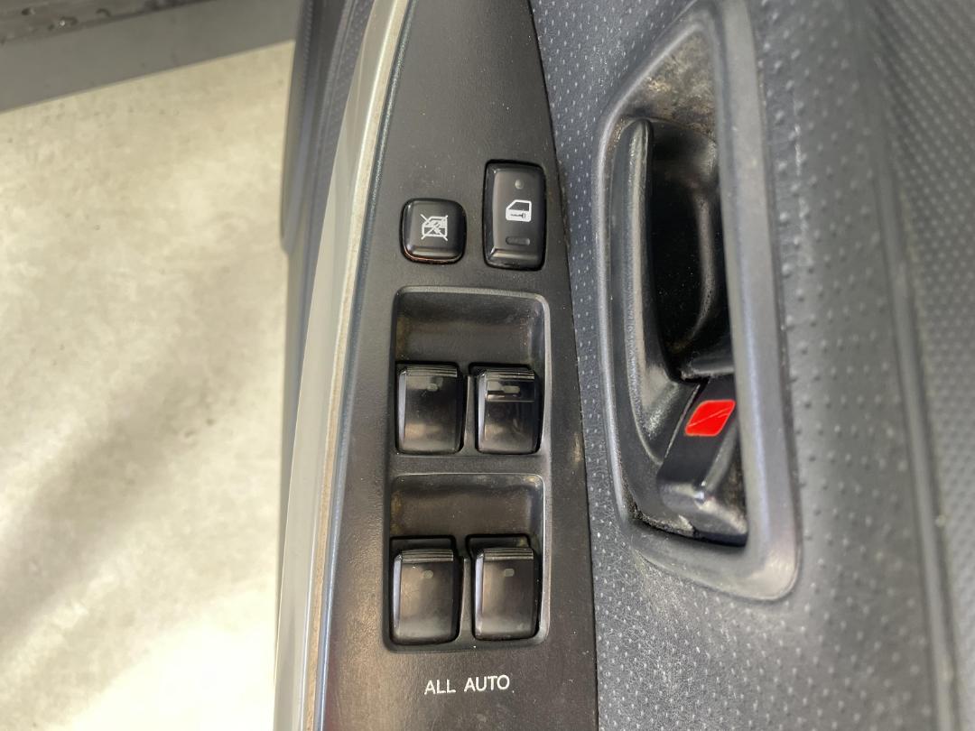 Used Toyota IST 2004 Penrose Great South Road at Turners Cars