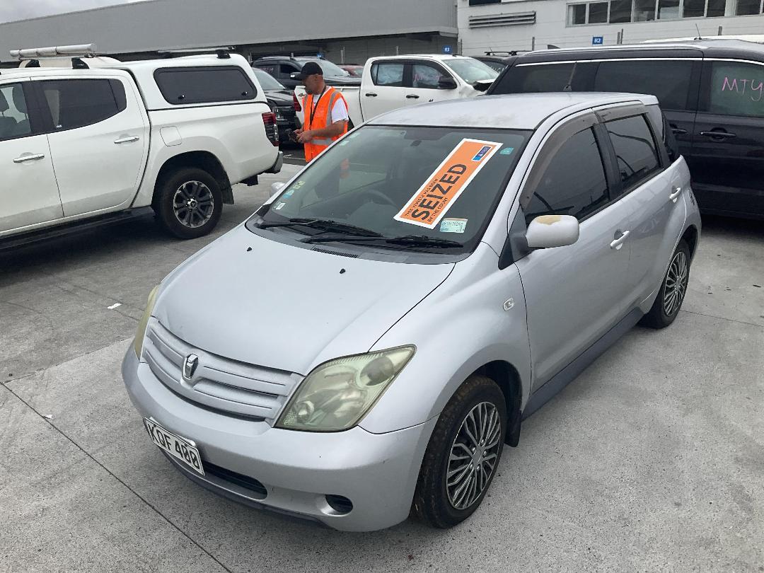 Photo '5' of Toyota IST