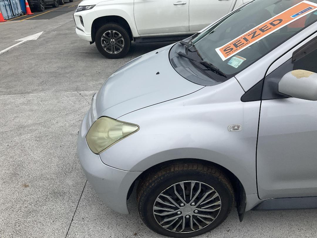 Photo '7' of Toyota IST