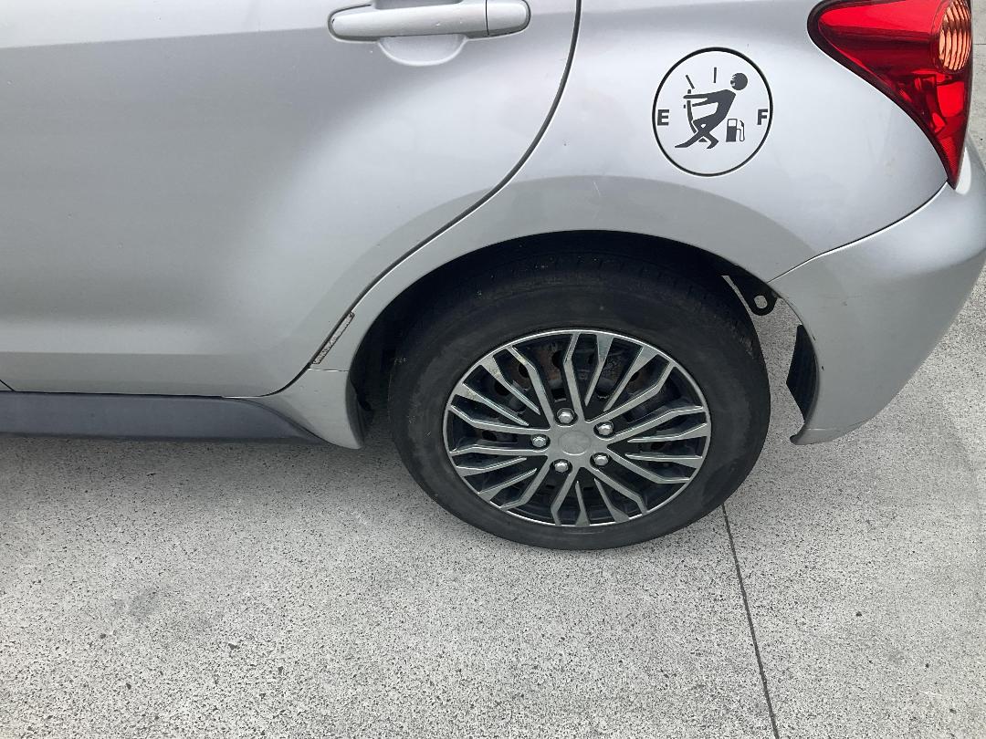 Photo '10' of Toyota IST