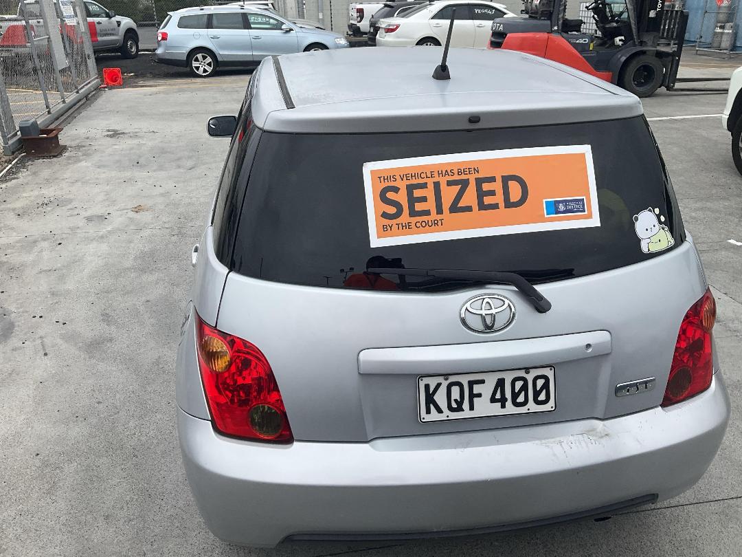 Photo '12' of Toyota IST