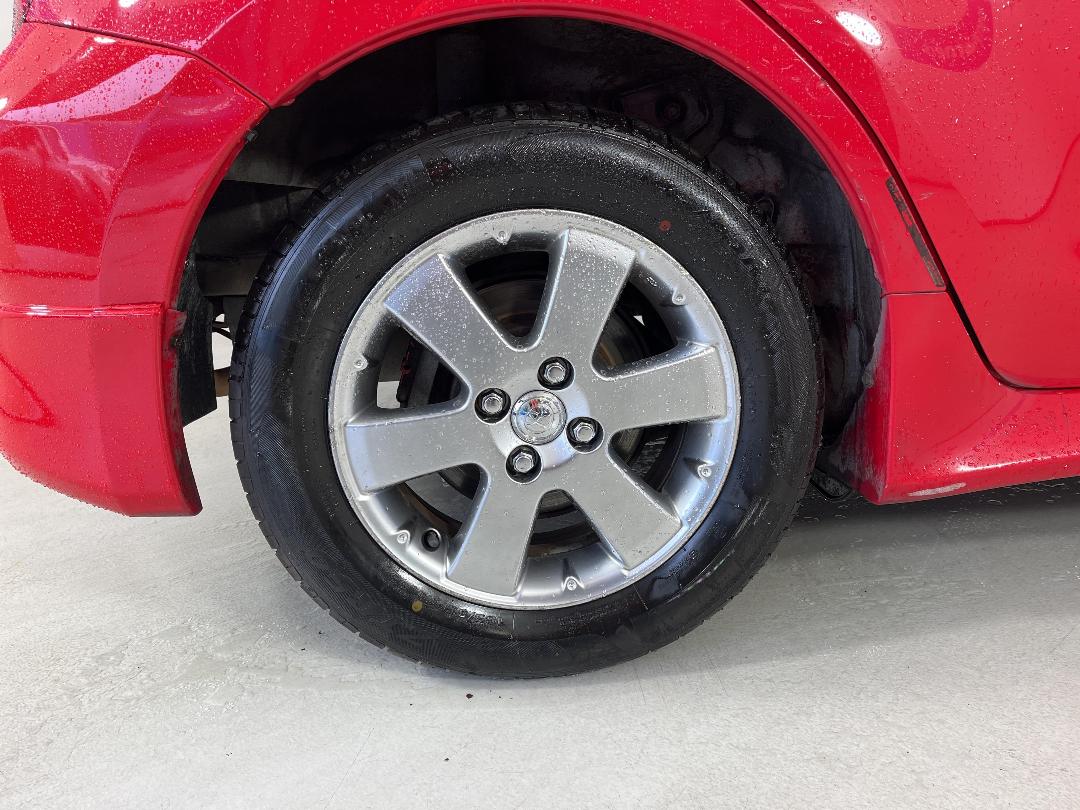 Photo '12' of Toyota IST Photo '12' of Toyota IST