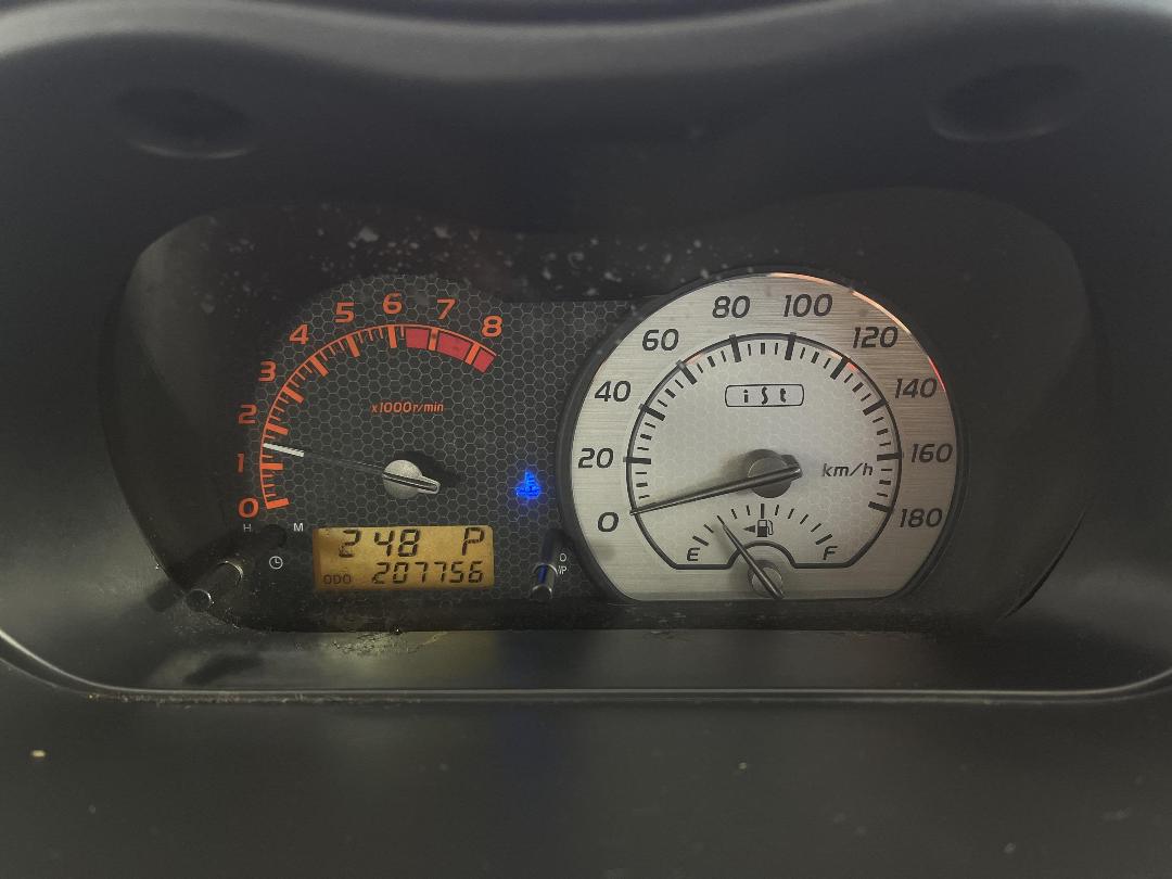 Photo '21' of Toyota IST Photo '21' of Toyota IST