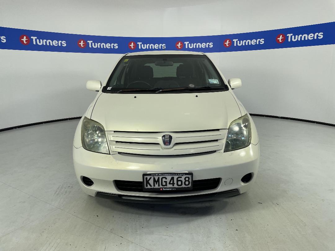 Photo '2' of Toyota IST Photo '2' of Toyota IST