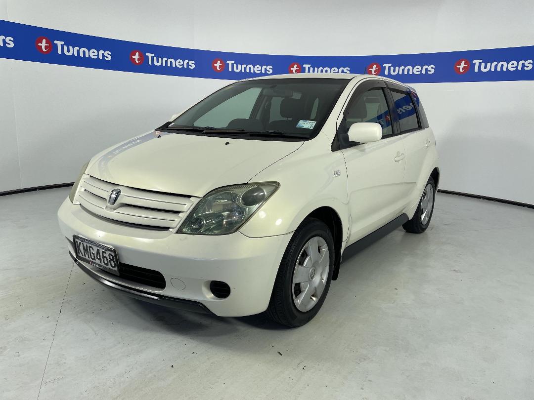 Photo '4' of Toyota IST Photo '4' of Toyota IST