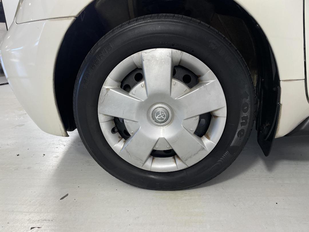 Photo '10' of Toyota IST Photo '10' of Toyota IST