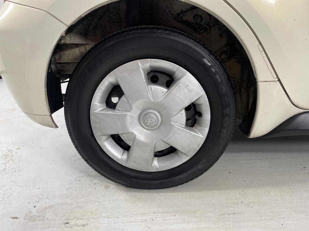 Photo '12' of Toyota IST Photo '12' of Toyota IST