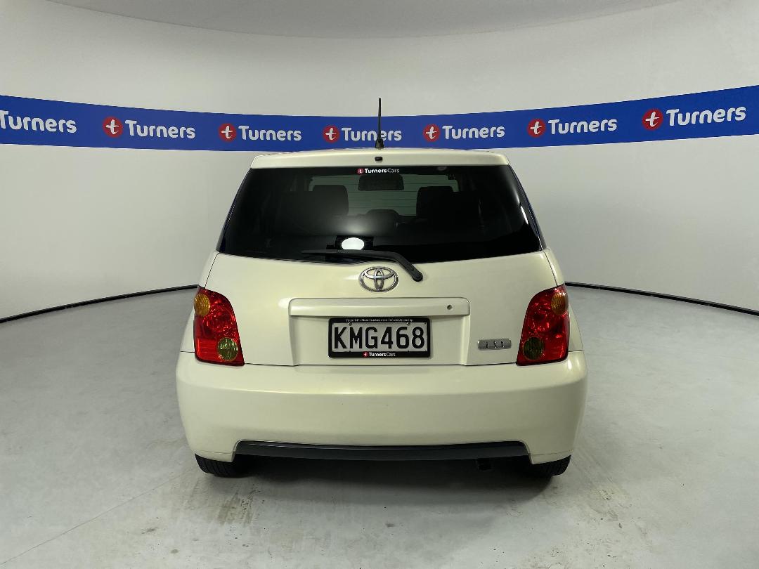 Photo '6' of Toyota IST Photo '6' of Toyota IST