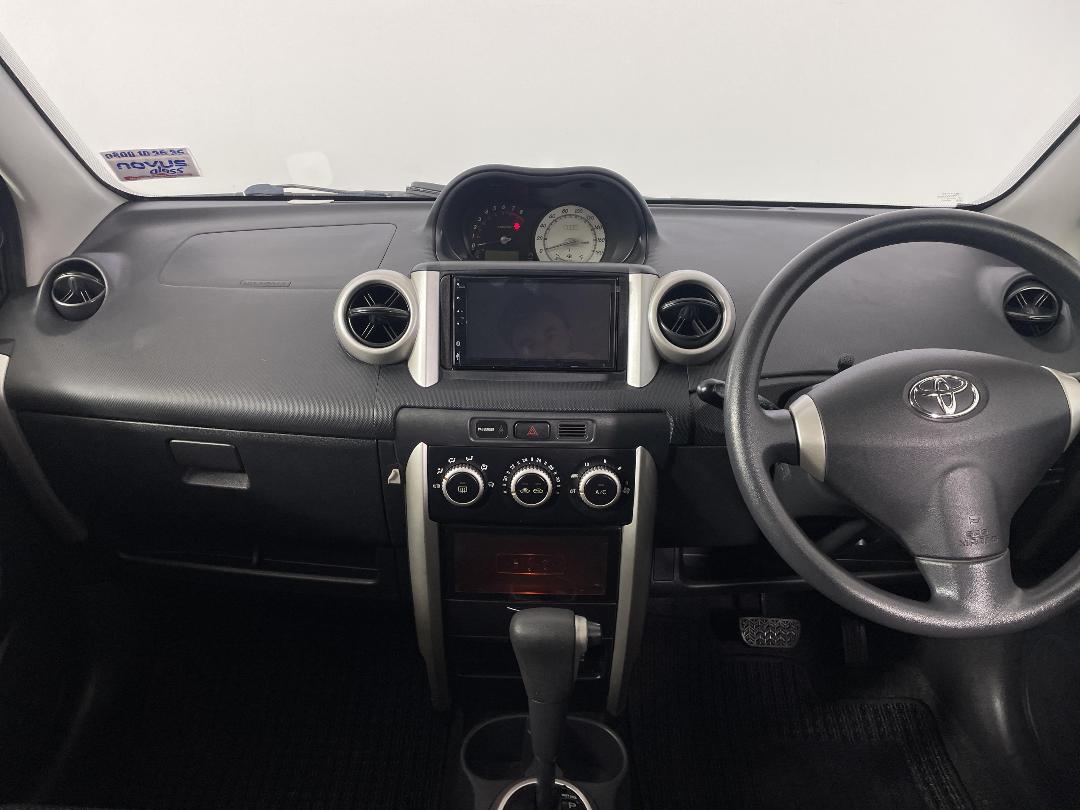 Photo '17' of Toyota IST Photo '17' of Toyota IST