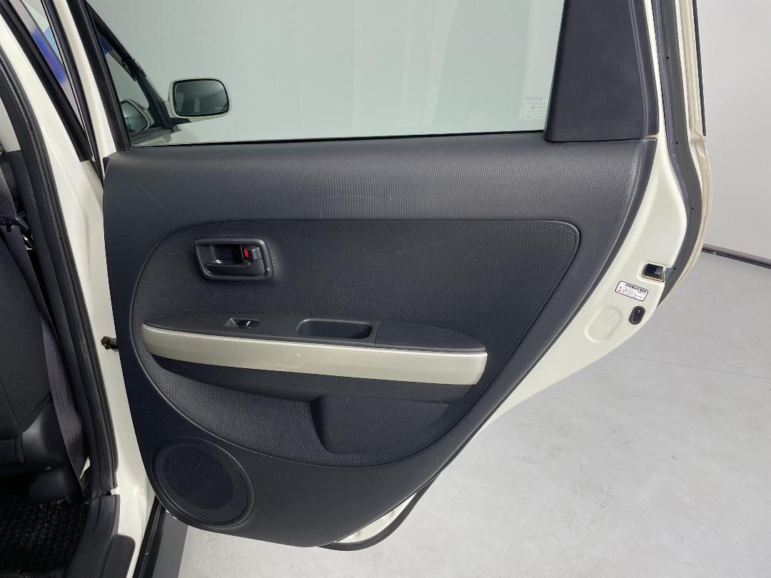 Photo '19' of Toyota IST Photo '19' of Toyota IST